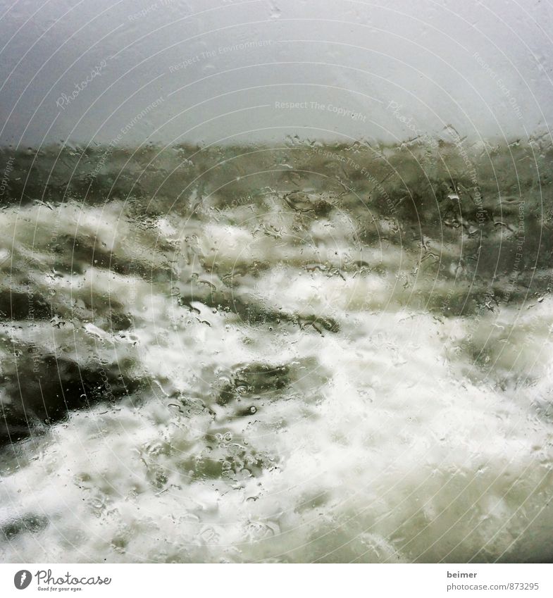 Sturm2 Natur Wasser schlechtes Wetter Unwetter Wind Regen Nordsee Meer bedrohlich nass grau grün schwarz weiß Angst Einsamkeit Wut Zerstörung Gedeckte Farben