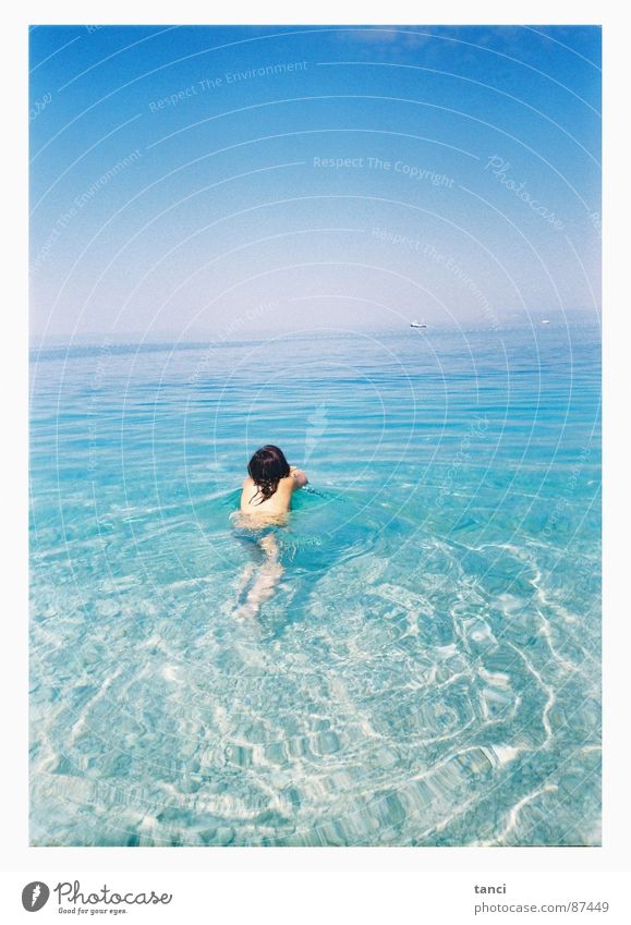 Früh morgens Meer Frau nass Sommer Kroatien Lomografie Wasser Himmel Rücken Mittelmeer wasser... wasser liebend warme Jahreszeit über wasser halten