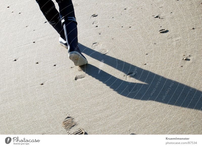 Gummistiefel Sylt Erde Sand Spuren sandspuren Schatten Beine Fuß