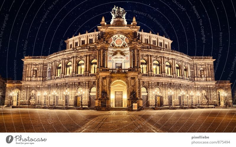 Semperoper Dresden elegant Tourismus Veranstaltung ausgehen Kunst Architektur Theaterschauspiel Kultur Oper Opernhaus Wolkenloser Himmel Nachthimmel Stern