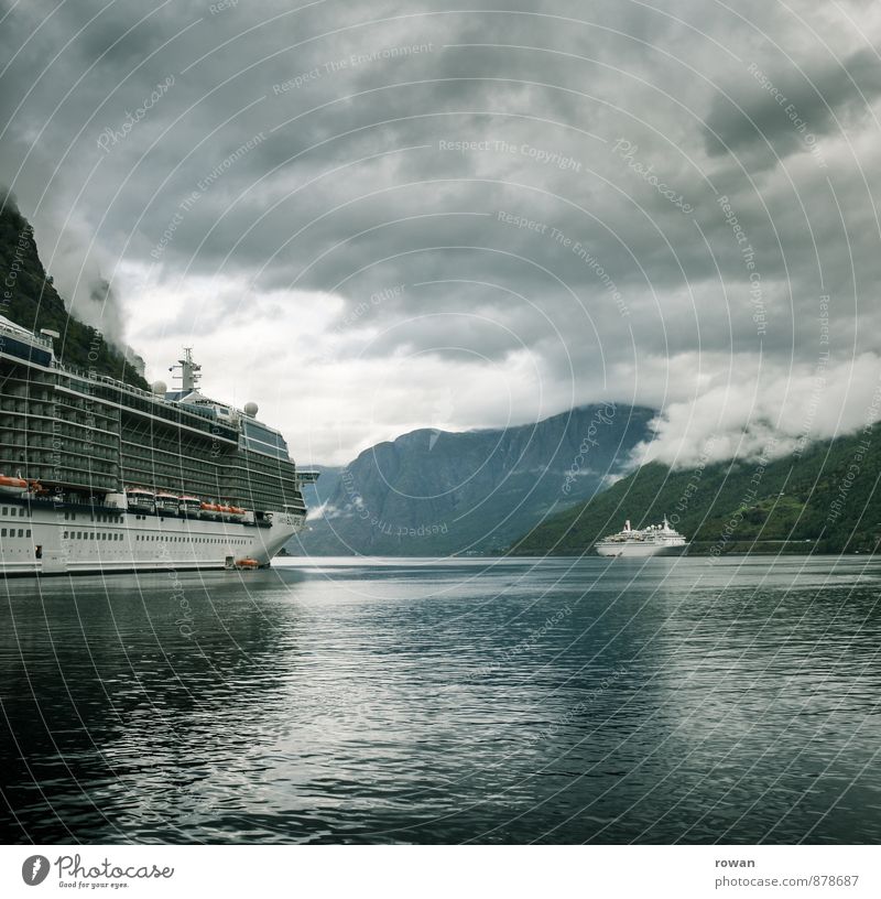 fjord Natur Landschaft Gewitterwolken Wald Erholung kalt grün Ferien & Urlaub & Reisen Fjord Norwegen Norwegenurlaub Ausflug Kreuzfahrtschiff Meer