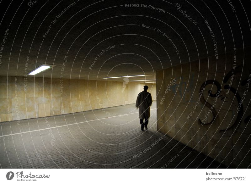 Ab um die Ecke... Tunnel Licht Fahrradweg unheimlich gehen bedrohlich geheimnisvoll Einsamkeit Lichtstimmung Unterführung