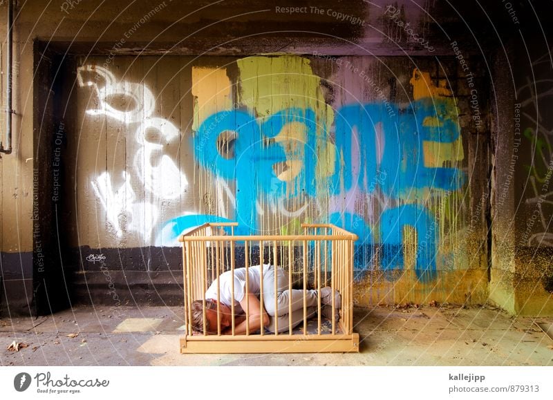 spielverbot Mensch maskulin Kind Mann Erwachsene Körper 1 Graffiti schlafen Kinderbett Schlafzimmer Spielen stall Gitter gitterstäbe eingeschlossen Einsamkeit