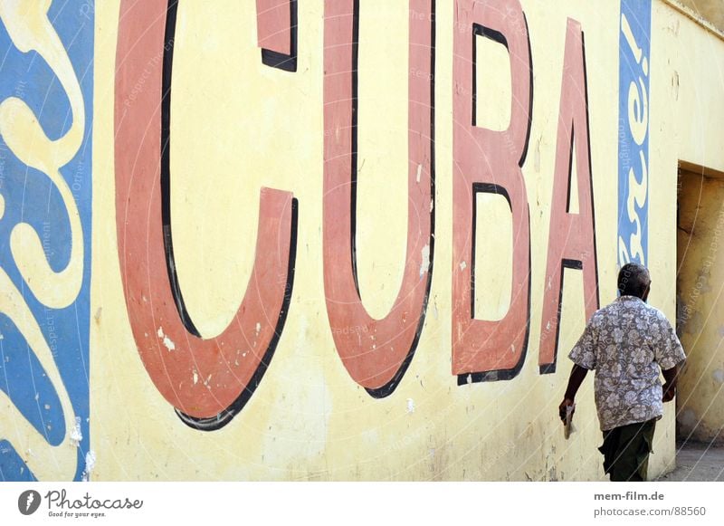 cuba libre Kuba Havanna Hochhaus Politik & Staat Sozialismus Kommunismus Tourismus Stadt Ferien & Urlaub & Reisen grün Dritte Welt Nordamerika Graffiti