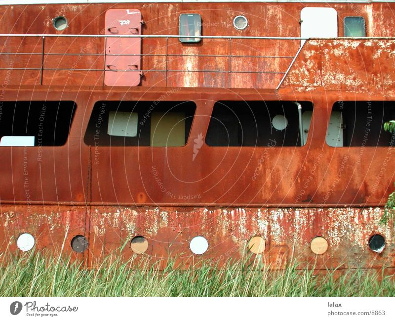 verlassenes boot Wasserfahrzeug Fenster Dinge Einsamkeit Rost