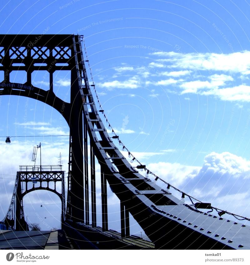 Arbeitnehmerfreundliche Brückentage | Wolken weiß dunkel schwarz Europa Wilhelmshaven Eisen schön Außenaufnahme Deutschland Himmel hell blau Eisenbrücke Metall