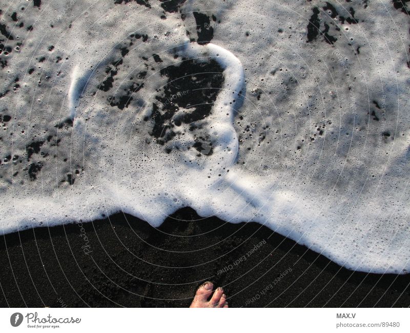Lavastrand Strand Meer Atlantik Vulkaninsel Kanaren schwarz weiß Schaum Ferien & Urlaub & Reisen Spanien Stein Erde Sand Wasser Fuß Mineralien