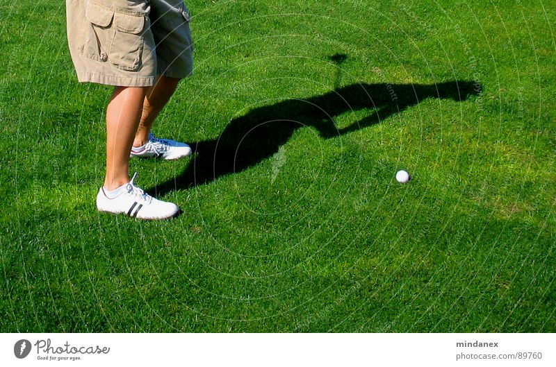 Schattenschwung Abschlag Schwung Golfball grün Wiese Sport fairway