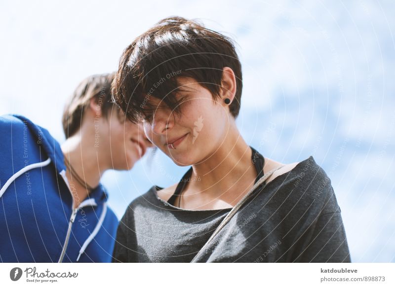 Le futur n'est pas loin Ferien & Urlaub & Reisen Ferne Freiheit feminin androgyn Homosexualität beobachten berühren Denken entdecken Erholung Lächeln sprechen