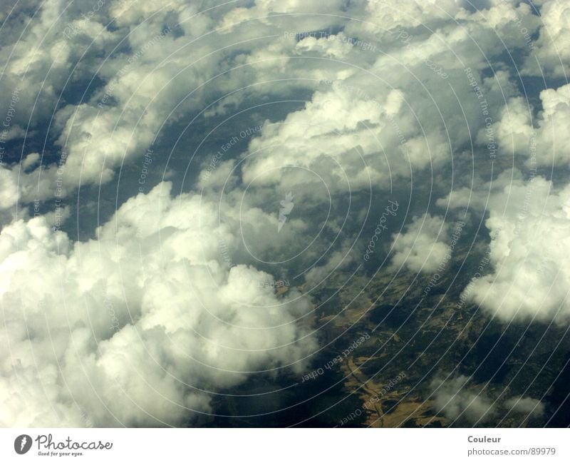 wolkenlos Wolken Meer dunkel Flughafen Luftverkehr Himmel blau hell