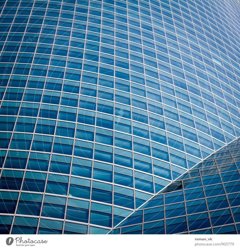 Wer im Glashaus sitzt... Stadt Hauptstadt Stadtzentrum Skyline Hochhaus Turm Gebäude Architektur Fassade Fenster Arbeit & Erwerbstätigkeit Häusliches Leben