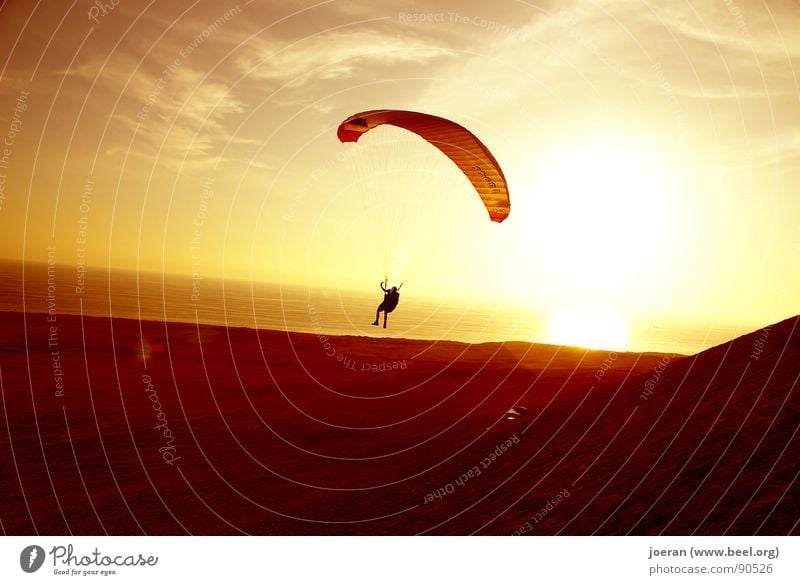 Paragliding II Gleitschirmfliegen Abend Sonnenuntergang Beginn wegfahren Unendlichkeit Schwerelosigkeit Schweben Luftverkehr Funsport Südamerika Sport Wüste