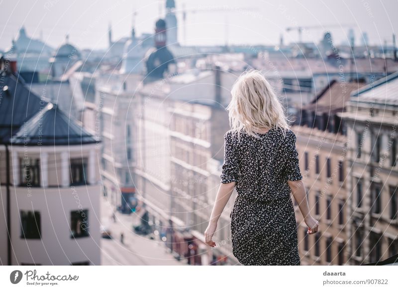 Dachflächen elegant Stil Freude Leben harmonisch Erholung Freizeit & Hobby Ausflug Abenteuer Freiheit Flirten feminin Riga Lettland Hauptstadt Skyline einfach