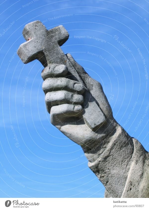 festhalten. Hand kalt Statue Finger Götter Glaube grau Detailaufnahme Frieden Wahrzeichen Denkmal Rücken Stein blau Himmel Gott Religion & Glaube