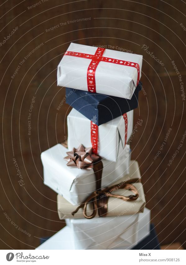 "Brav" zahlt sich aus Reichtum Feste & Feiern Weihnachten & Advent Geburtstag Verpackung Paket Schleife viele Stimmung Vorfreude Hemmungslosigkeit Bescherung