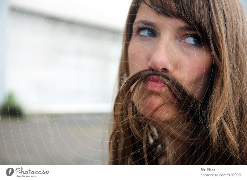 hieb- und stichfest | conchita Lifestyle feminin Kopf Haare & Frisuren Gesicht 1 Mensch 18-30 Jahre Jugendliche Erwachsene brünett langhaarig Oberlippenbart