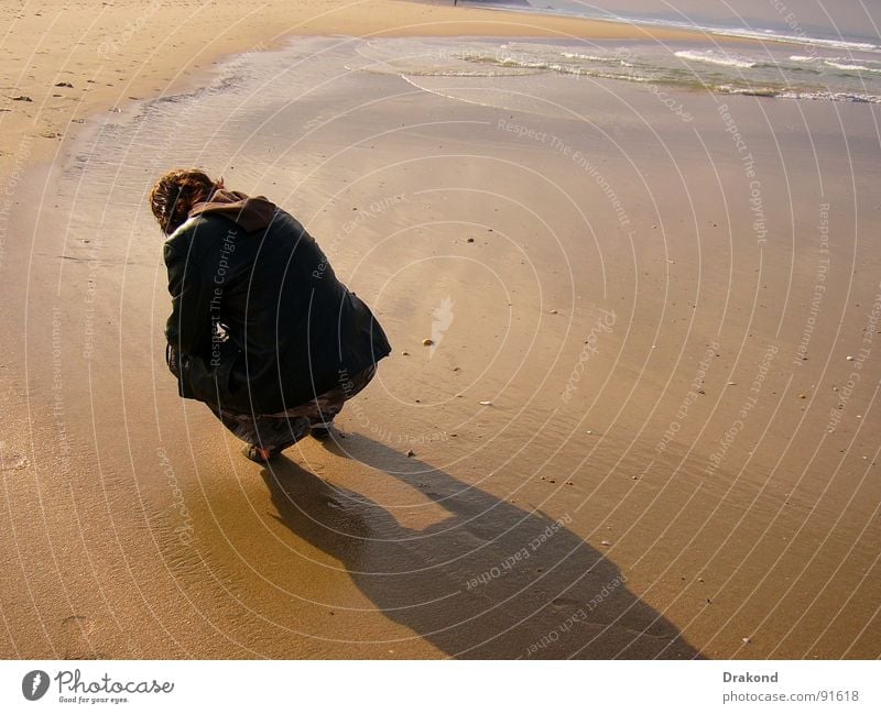 Zahara Cadiz Strand Spanien Andalusien Frau Sommer springen Küste Spain Woman Mensch Persons Water Sun Sand shade free Air Wasser Schatten befreit Luft