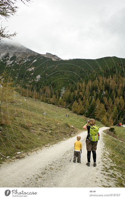 Fotografie-Ausbildung Ausflug Berge u. Gebirge wandern Kind Frau Erwachsene Mutter 2 Mensch 3-8 Jahre Kindheit 30-45 Jahre Wolken Alpen Rax Alm Wald