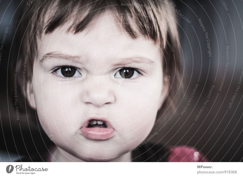 auf Krawall gebürstet Mensch Kind Kleinkind Mädchen Kindheit Kopf 1 0-12 Monate Baby sprechen schreien Aggression meckern Knopfauge Farbfoto Gedeckte Farben