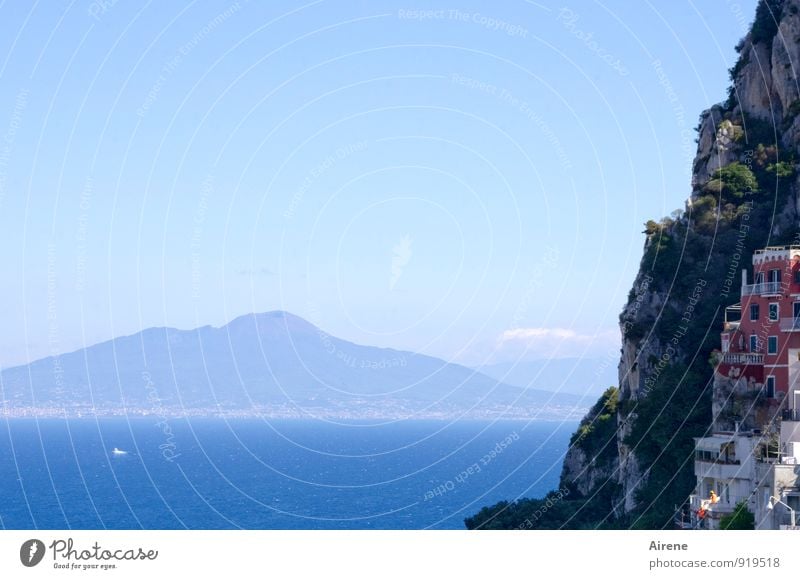 der Vesuv, Capri am Rande bemerkt Landschaft Wasser Himmel Sommer Schönes Wetter Felsen Berge u. Gebirge Küste Meer Mittelmeer Golf von Neapel Campania Italien