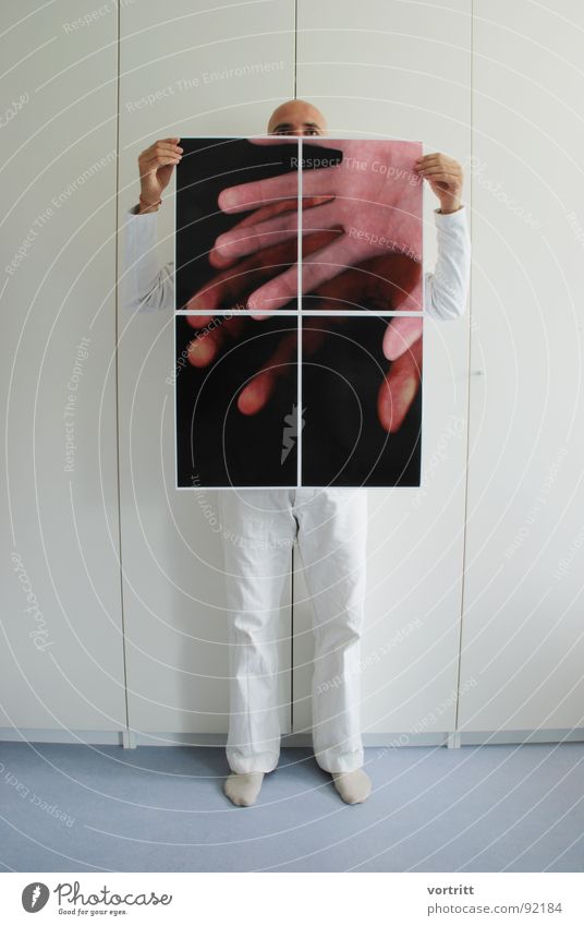 ausschnitt Hand Schrank Mann Glatze Kunst aufreizend Raum Kunsthandwerk ich Mensch Bild zeigen Bodenbelag Beine