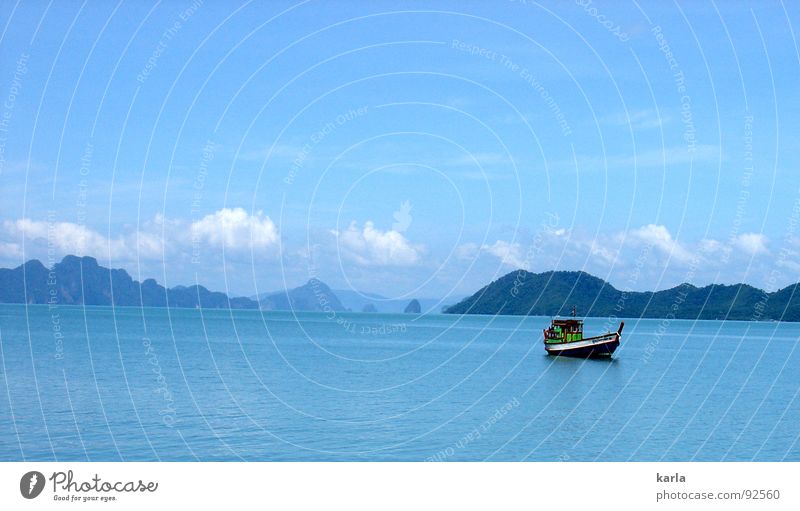 Tag am Meer Wasserfahrzeug Wolken ruhig Fischereiwirtschaft Thailand Himmel Asien Berge u. Gebirge blau