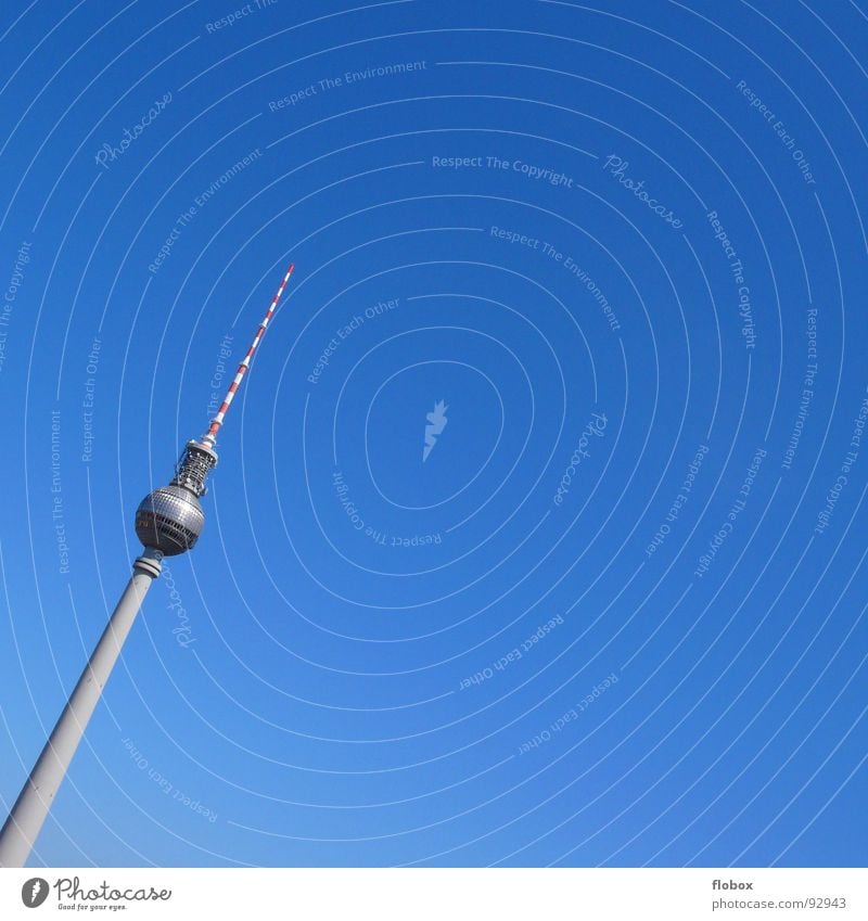 Steiler Zahn Berliner Fernsehturm Funkturm Alexanderplatz Antenne Fernsehen Wahrzeichen DDR Deutschland schön Himmel Sommer Ostzone Sender Ostalgie Kunst