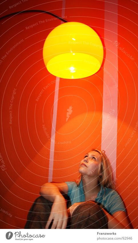 Ist der Dropsball... Lampe mehrfarbig Streifen Wand Denken schön Gedanke Hoffnung stöhnen Frau gelb Wohnzimmer gemütlich Wohnung Licht Glühbirne erleuchten
