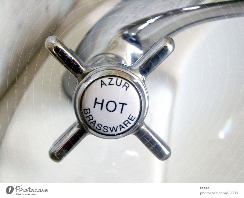 so hot heiß Bad Wasserhahn Waschbecken Sauberkeit Edelstahl antik armatur Metall