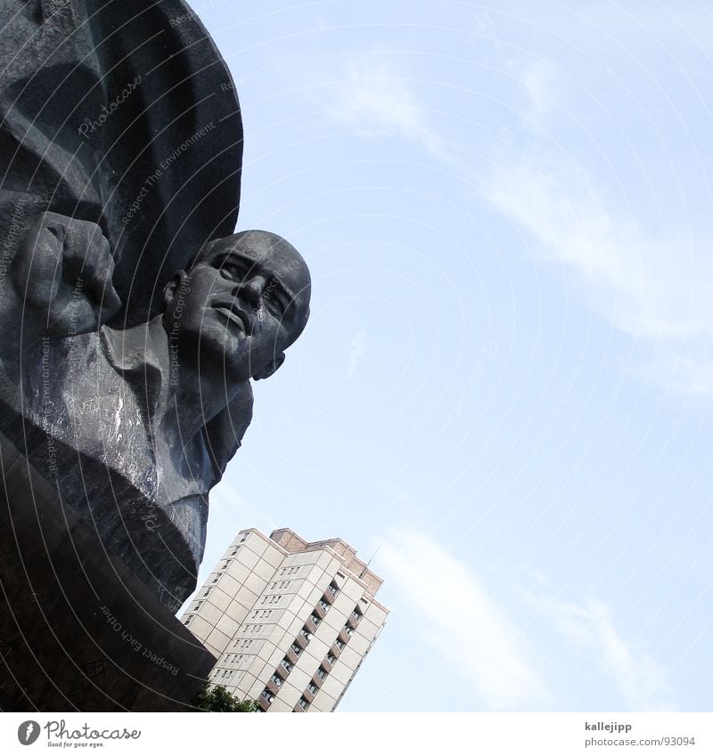seid bereit - immer bereit! Statue Porträt Bronze Stahl Hochhaus Kämpfer Denkmal marzialisch Berlin Deutschland Hauptstadt ernst thälmann martialisch