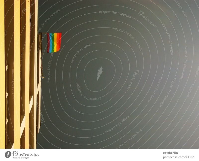 Männertag Feiertag Homosexualität entgegengesetzt Lesbos Fortpflanzung Fahne Regenbogen schlafen Club Kommunizieren Detailaufnahme feiern einmal anders Schwuler