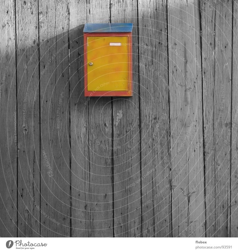 Designer Briefkasten II mehrfarbig gelb rot Wand vergessen Ilmenau Holz Holzmehl Post Eingang E-Mail schließen Sicherheit Verständigung verfallen Haus Postbote