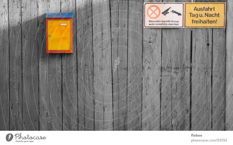 Designer Briefkasten I mehrfarbig gelb rot Wand vergessen Ilmenau Holz Holzmehl Post Durchgang Einfahrt Verbote Warnschild Eingang E-Mail schließen Sicherheit