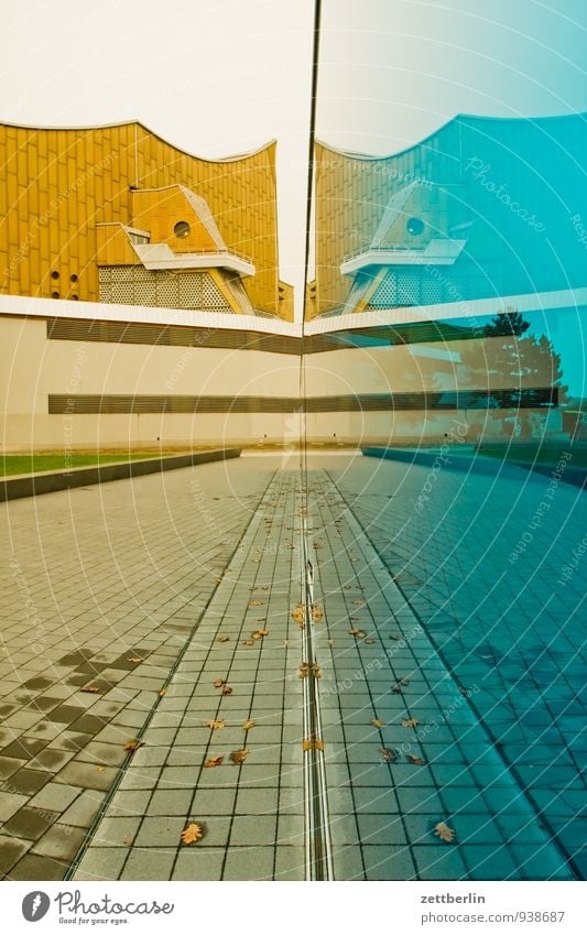 Berlin-Tiergarten Berliner Philharmonie Denkmal Sterbehilfe Glas Scheibe Architektur avantgarde scharoun durchscheinend Wand Glaswand Nationalsozialismus
