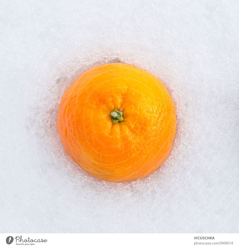 Mandarine im Schnee Lebensmittel Frucht Orange Dessert Ernährung Design Freizeit & Hobby Winter Garten Natur Eis Frost gelb Hintergrundbild Vitamin