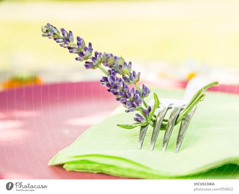 Gabel mit Lavendelblüten auf grünen Serviette Ernährung Mittagessen Festessen elegant Stil Design Freizeit & Hobby Sommer Wohnung Dekoration & Verzierung Küche