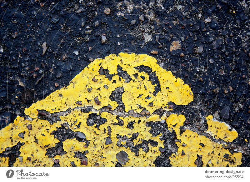 gelbe straßenecke* Asphalt Vorsichtsmaßnahme Beton Teer Verkehr schwarz Streifen diagonal Hintergrundbild gemalt graphisch Stil trashig kaputt dreckig einfach