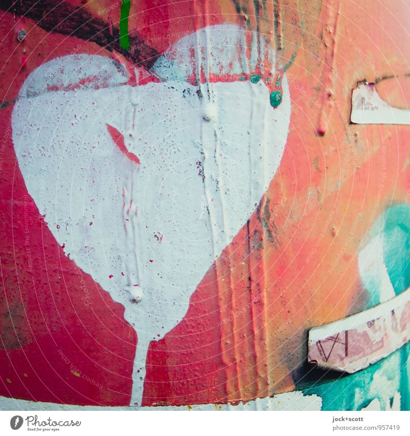 Herzlauf (gemaltes Herz auf Metall) Subkultur Straßenkunst Graffiti dreckig einzigartig nah rot Leidenschaft Liebe Verliebtheit Kreativität Vergänglichkeit