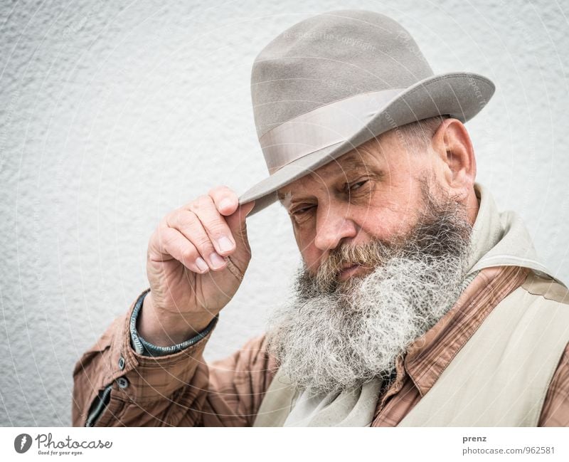 Ede 2 Mensch maskulin Mann Erwachsene Männlicher Senior Bart 1 45-60 Jahre grau Hut alt Farbfoto Außenaufnahme Textfreiraum links Tag Schwache Tiefenschärfe