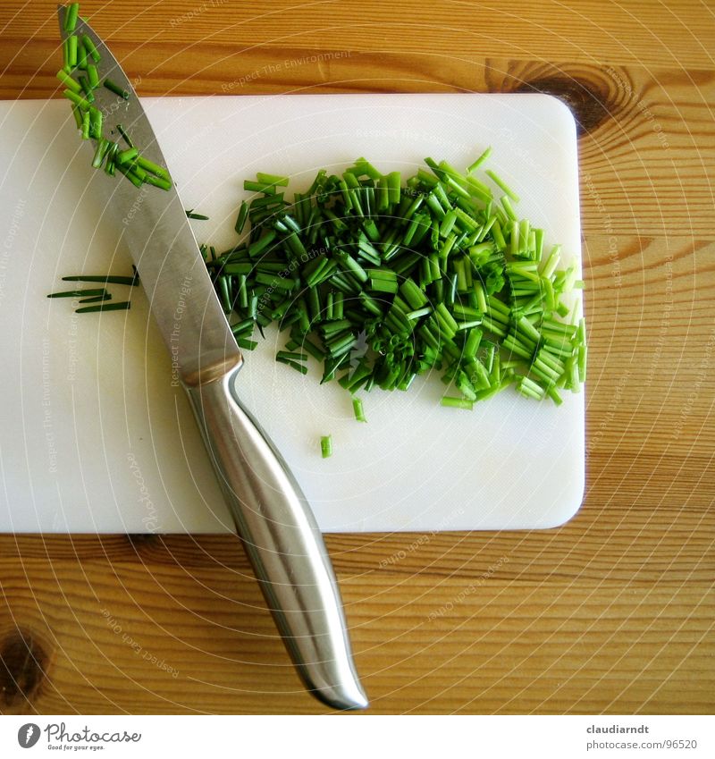 Schnittlauch Schneidebrett Kräuter & Gewürze Tisch Mahlzeit Ernährung verfeinern geschnitten Glätte grün frisch Gesundheit Vitamin Abendessen Lebensmittel