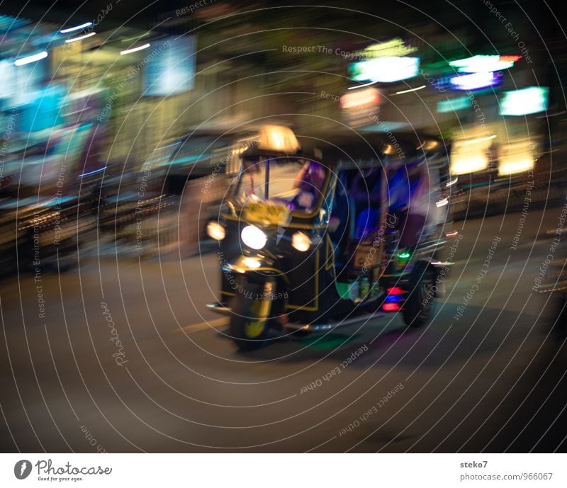 Tuk Tuk Stadt Verkehrsmittel Straße Tuc-Tuc Geschwindigkeit exotisch Tourismus Güterverkehr & Logistik Thailand Asien Bangkok Taxi Außenaufnahme Nacht