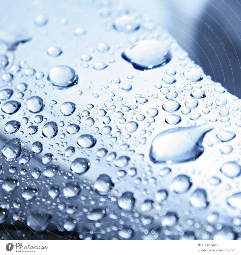 Chrom | Wasser Wassertropfen spritzen frisch nass Bad Schifffahrt blau hell kalt Metall water drop splash blue wet Coolness Unter der Dusche (Aktivität)