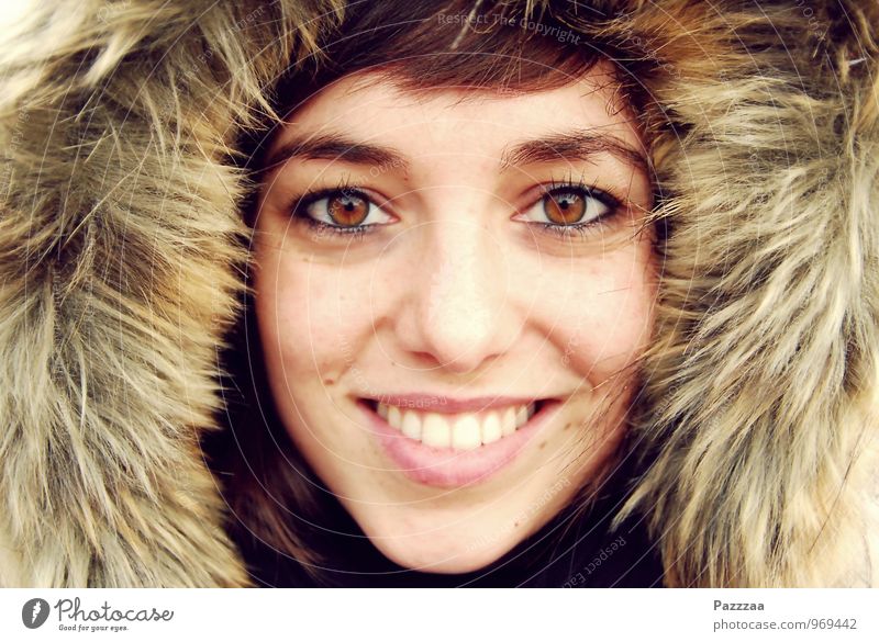Schneekönigin elegant Glück schön Wohlgefühl Zufriedenheit Expedition Winter feminin Junge Frau Jugendliche Gesicht Zähne 1 Mensch 18-30 Jahre Erwachsene Eis