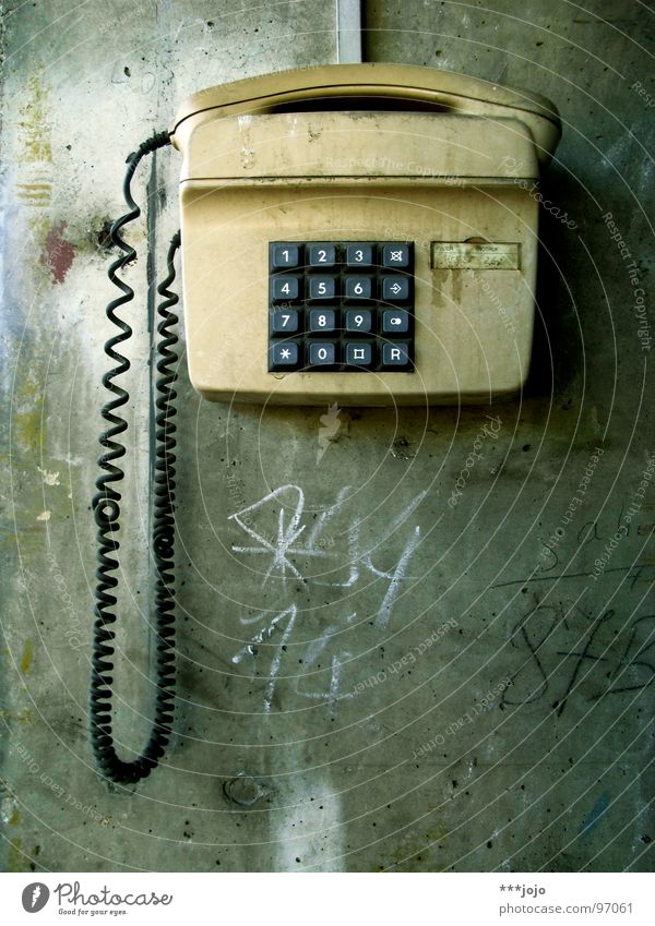 bitte wählen sie die #50 Telefon Deutsche Telekom dreckig Mauer Ziffern & Zahlen Achtziger Jahre Beton Vernetzung Telefonbuch überbrücken erreichbar Erreichen