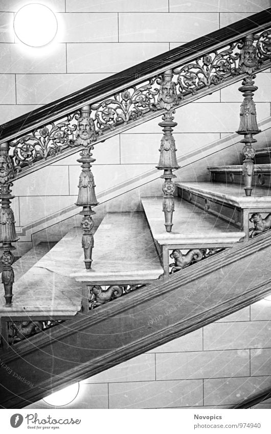 Schwerin Palace staircase Innenarchitektur Raum Architektur Treppe schwarz weiß Stufen Treppenhaus Säule Gelaender Geländer Schloss Innenausstattung