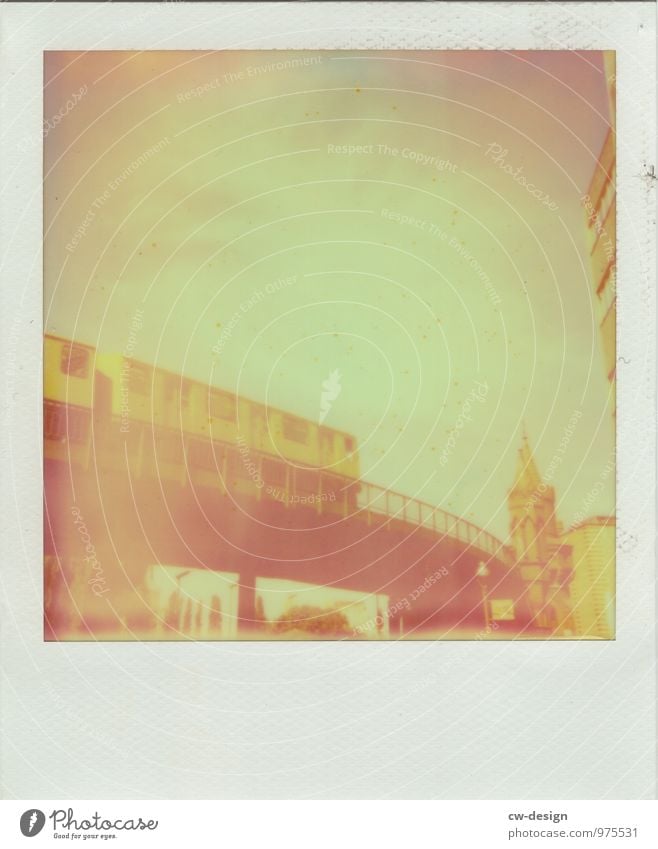 Polaroid der Berliner U-Bahn gelb Warschauer Brücke Stadt Hauptstadt Außenaufnahme Farbfoto Skyline Stadtzentrum Sehenswürdigkeit Architektur Spree Tourismus