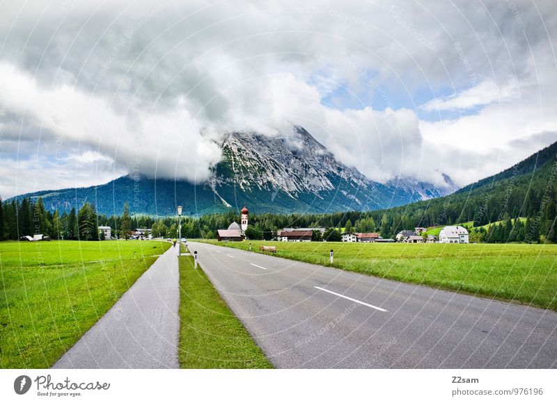 Auf nach Italien Natur Landschaft Himmel Wolken Gewitterwolken Sommer Wiese Alpen Berge u. Gebirge Dorf Stadt Haus Kirche Verkehrswege Straße dunkel gigantisch