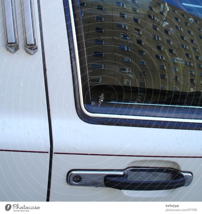 ein ami in berlin 01 Limousine Strechlimousine Luxuslimousine Sprechgesang Krimineller Lüftung Fenster Berufsschule Veranstaltung Reflexion & Spiegelung