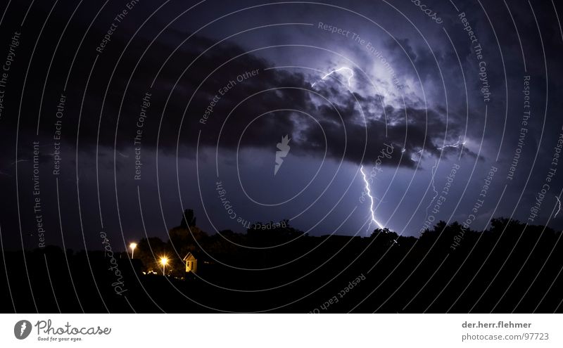 Shazam Blitze Wolken Unwetter gefährlich Käsebrot Haus Wald Baum Nacht Elektrizität Birke Eiche Speyer Rheinland-Pfalz Europa Planet Beamer Stativ Fotograf
