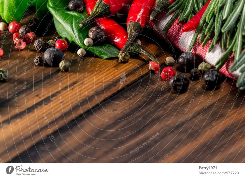 Scharf Lebensmittel Kräuter & Gewürze Basilikum Rosmarin Pfefferkörner Peperoni Chili Ernährung Bioprodukte Vegetarische Ernährung Italienische Küche